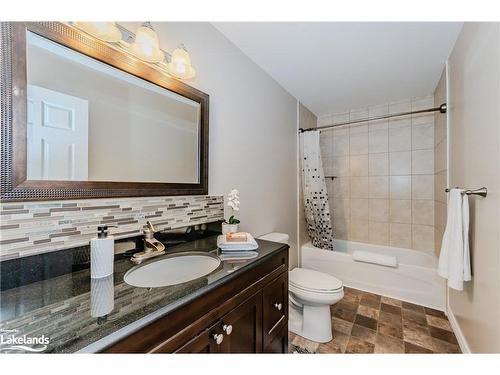 80 Ceramic Mine Road Road, Huntsville, ON - Indoor Photo Showing Bathroom