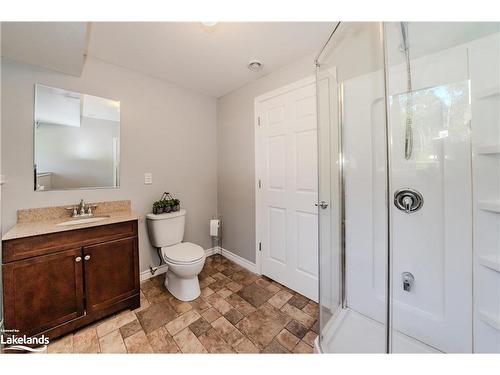 80 Ceramic Mine Road Road, Huntsville, ON - Indoor Photo Showing Bathroom