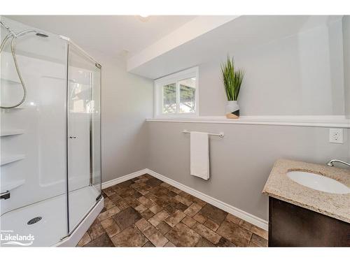 80 Ceramic Mine Road Road, Huntsville, ON - Indoor Photo Showing Bathroom