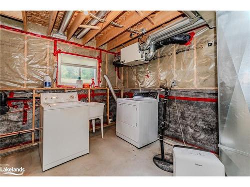 80 Ceramic Mine Road Road, Huntsville, ON - Indoor Photo Showing Laundry Room