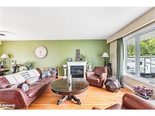 31 Saunders Street, Collingwood, ON - Indoor Photo Showing Living Room With Fireplace