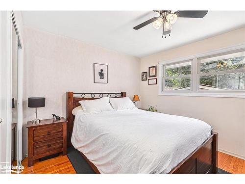 31 Saunders Street, Collingwood, ON - Indoor Photo Showing Bedroom