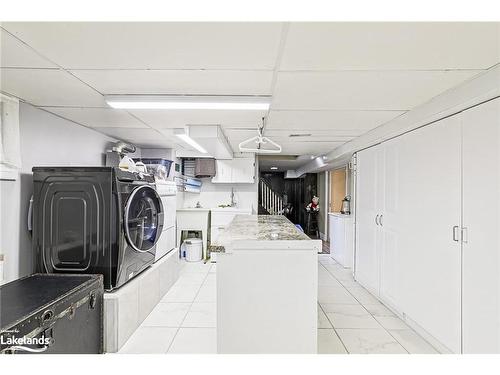 31 Saunders Street, Collingwood, ON - Indoor Photo Showing Laundry Room