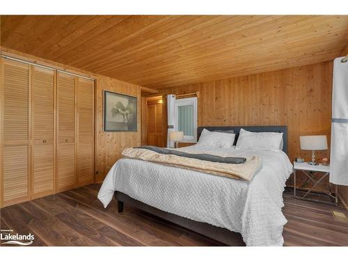 1433 South Horn Lake Road, Ryerson, ON - Indoor Photo Showing Bedroom