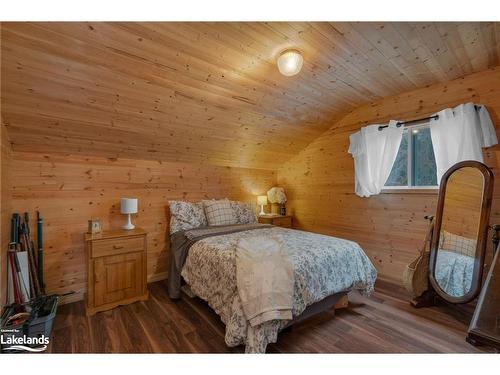 1433 South Horn Lake Road, Ryerson, ON - Indoor Photo Showing Bedroom