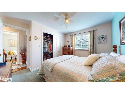 60 Pennsylvania Avenue, Wasaga Beach, ON - Indoor Photo Showing Bedroom