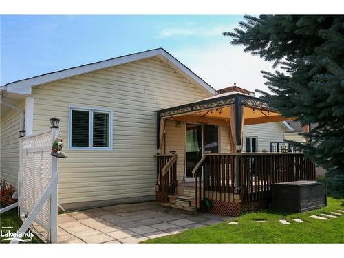 60 Pennsylvania Avenue, Wasaga Beach, ON - Outdoor With Deck Patio Veranda