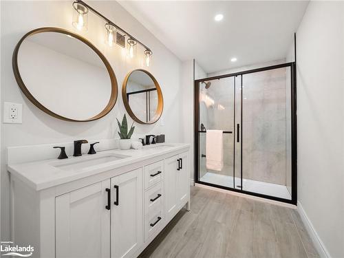 275 North Menominee Lake Road, Huntsville, ON - Indoor Photo Showing Bathroom