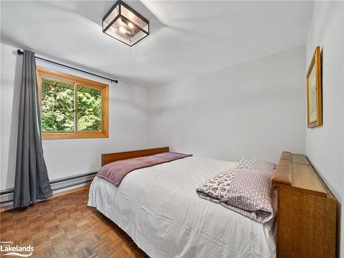 275 North Menominee Lake Road, Huntsville, ON - Indoor Photo Showing Bedroom