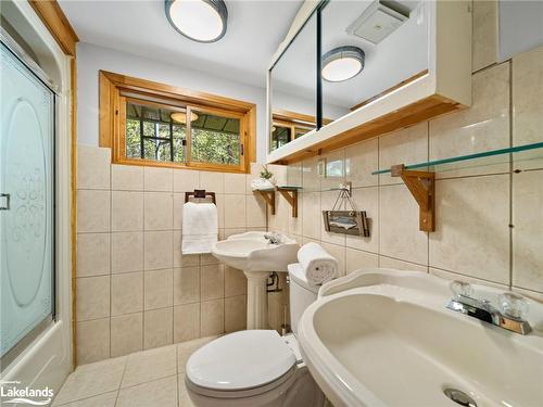 275 North Menominee Lake Road, Huntsville, ON - Indoor Photo Showing Bathroom