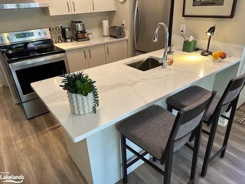 88-23 Dawson Drive, Collingwood, ON - Indoor Photo Showing Kitchen