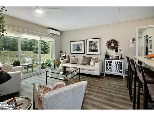 88-23 Dawson Drive, Collingwood, ON - Indoor Photo Showing Living Room