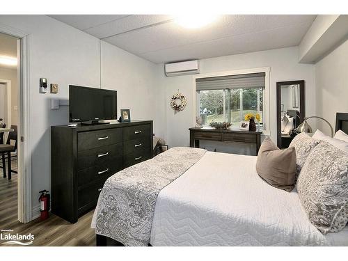 88-23 Dawson Drive, Collingwood, ON - Indoor Photo Showing Bedroom