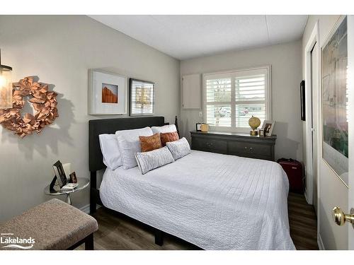 88-23 Dawson Drive, Collingwood, ON - Indoor Photo Showing Bedroom