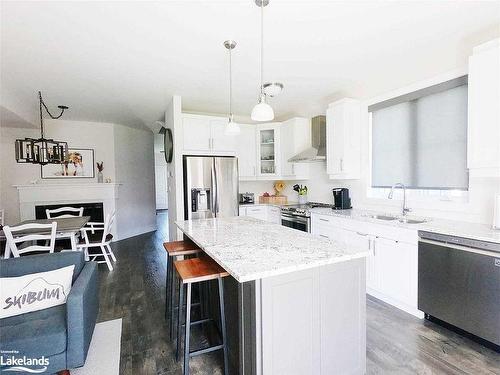 309 Yellow Birch Crescent, The Blue Mountains, ON - Indoor Photo Showing Kitchen With Upgraded Kitchen