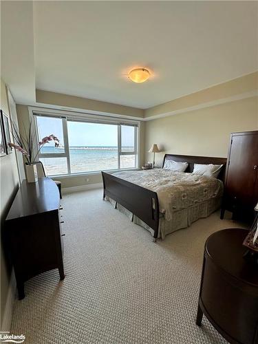 524 Mariners Way, Collingwood, ON - Indoor Photo Showing Bedroom