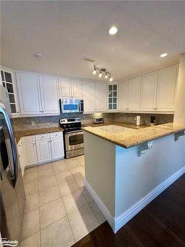 524 Mariners Way, Collingwood, ON - Indoor Photo Showing Kitchen