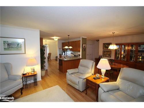 57 Springwood Crescent, Gravenhurst, ON - Indoor Photo Showing Living Room