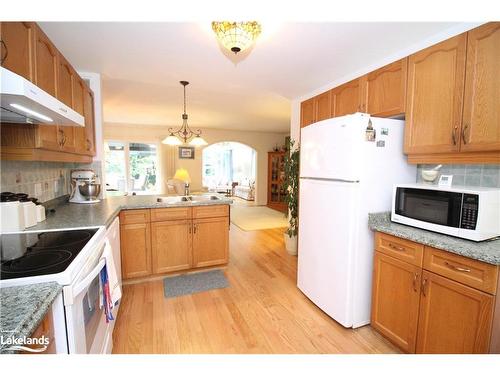 57 Springwood Crescent, Gravenhurst, ON - Indoor Photo Showing Kitchen With Double Sink