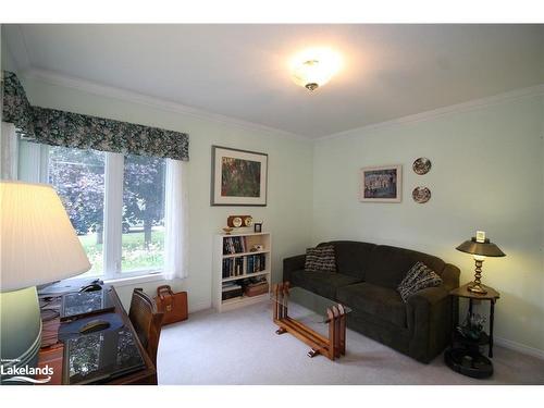 57 Springwood Crescent, Gravenhurst, ON - Indoor Photo Showing Living Room