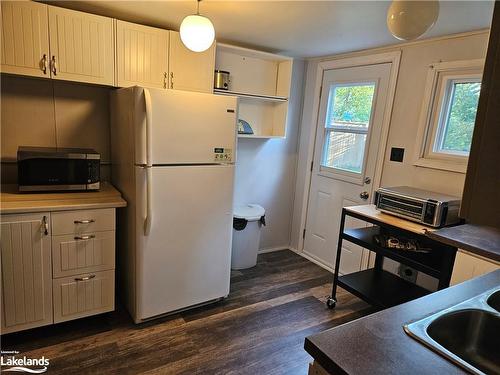 34 67Th Street N, Wasaga Beach, ON - Indoor Photo Showing Kitchen