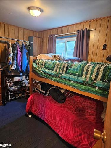 34 67Th Street N, Wasaga Beach, ON - Indoor Photo Showing Bedroom