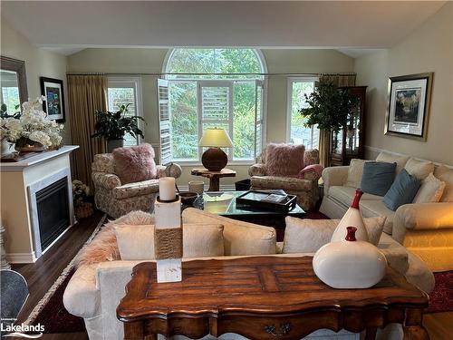 4 Nettleton Court, Collingwood, ON - Indoor Photo Showing Living Room With Fireplace