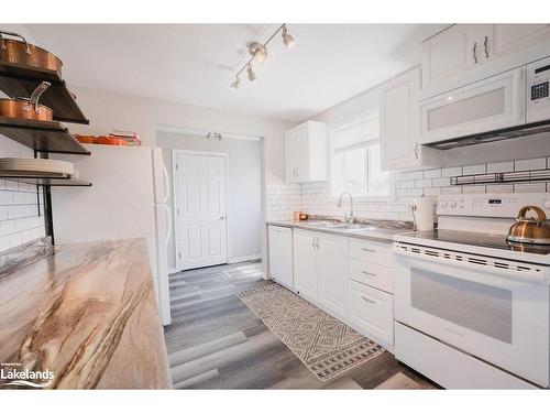 268 Greenwood Avenue, North Bay, ON - Indoor Photo Showing Kitchen