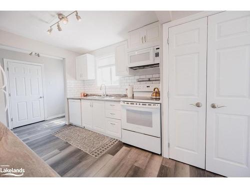 268 Greenwood Avenue, North Bay, ON - Indoor Photo Showing Kitchen