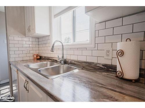 268 Greenwood Avenue, North Bay, ON - Indoor Photo Showing Kitchen With Double Sink