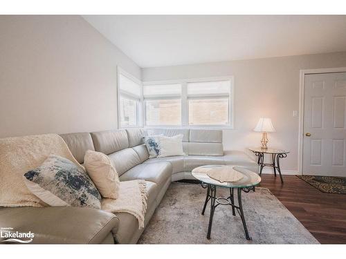 268 Greenwood Avenue, North Bay, ON - Indoor Photo Showing Living Room