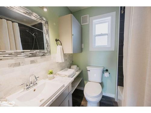 268 Greenwood Avenue, North Bay, ON - Indoor Photo Showing Bathroom