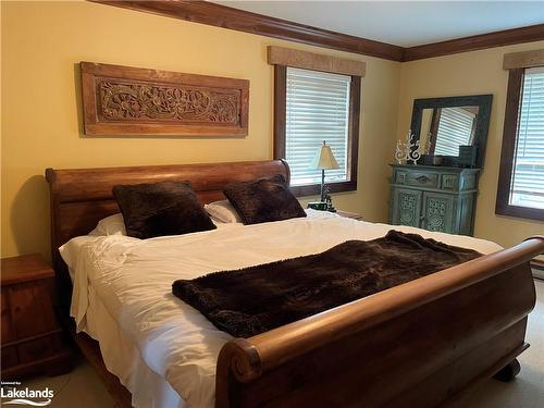 133 Arrowhead Road, The Blue Mountains, ON - Indoor Photo Showing Bedroom