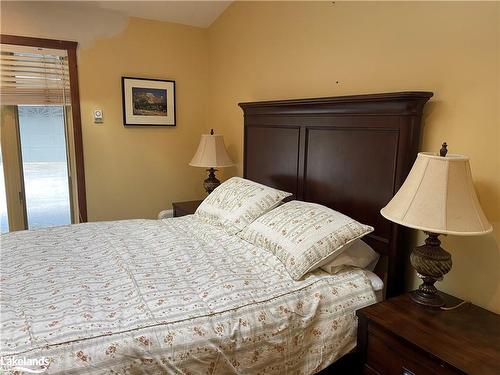 133 Arrowhead Road, The Blue Mountains, ON - Indoor Photo Showing Bedroom