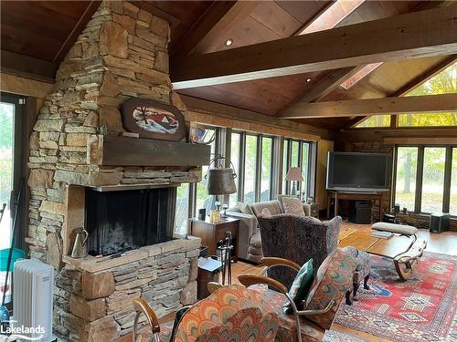 133 Arrowhead Road, The Blue Mountains, ON - Indoor Photo Showing Living Room With Fireplace