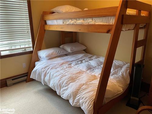 133 Arrowhead Road, The Blue Mountains, ON - Indoor Photo Showing Bedroom