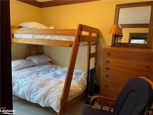 133 Arrowhead Road, The Blue Mountains, ON - Indoor Photo Showing Bedroom