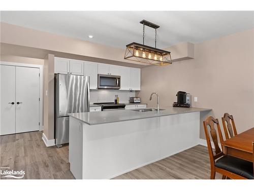 102-4 Tree Tops Lane, Huntsville, ON - Indoor Photo Showing Kitchen