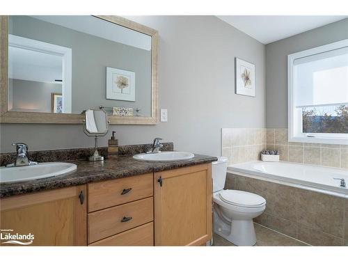 67 Joseph Trail, Collingwood, ON - Indoor Photo Showing Bathroom