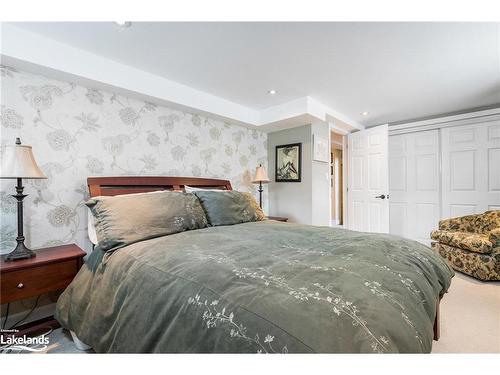 988 Sixth Street, Collingwood, ON - Indoor Photo Showing Bedroom