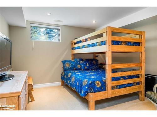 988 Sixth Street, Collingwood, ON - Indoor Photo Showing Bedroom