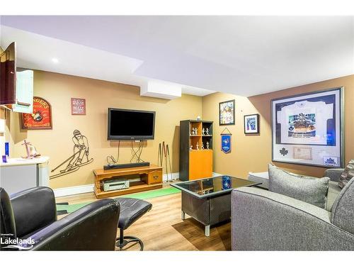 988 Sixth Street, Collingwood, ON - Indoor Photo Showing Basement