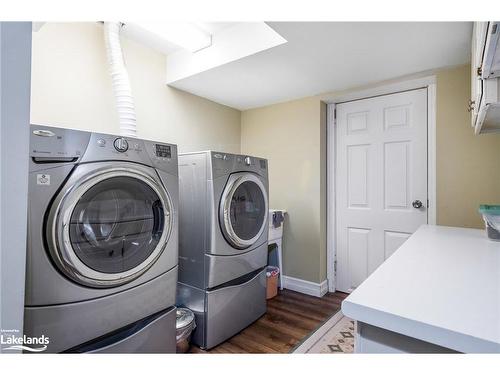 988 Sixth Street, Collingwood, ON - Indoor Photo Showing Laundry Room