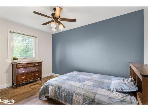 2007 26 Highway, Minesing, ON - Indoor Photo Showing Bedroom