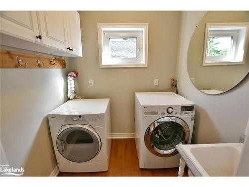 104 Knox Road E, Wasaga Beach, ON - Indoor Photo Showing Laundry Room