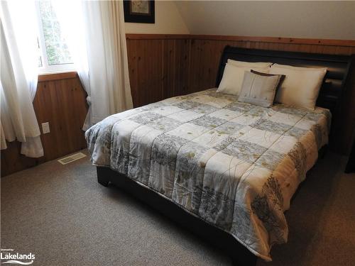 63 Madawaska Trail, Wasaga Beach, ON - Indoor Photo Showing Bedroom