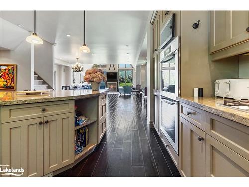 159 Snowbridge Way, The Blue Mountains, ON - Indoor Photo Showing Kitchen