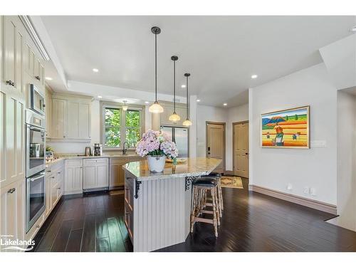 159 Snowbridge Way, The Blue Mountains, ON - Indoor Photo Showing Kitchen With Upgraded Kitchen