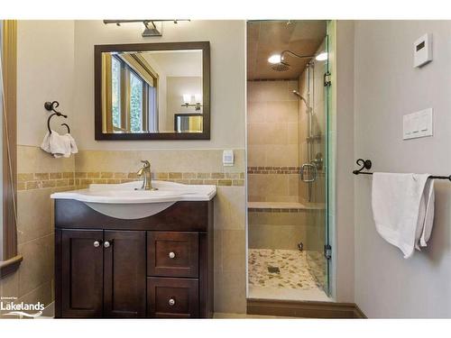 159 Snowbridge Way, The Blue Mountains, ON - Indoor Photo Showing Bathroom