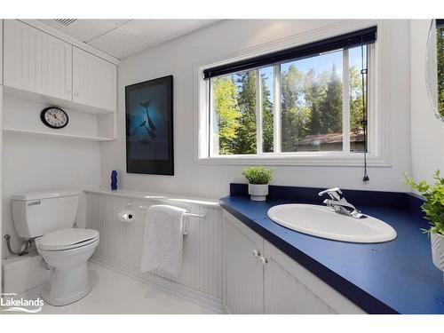 2 Sunset Trail, Whitestone, ON - Indoor Photo Showing Bathroom